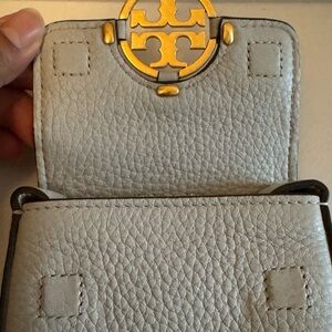 Tory Burch Pebbled Leather Card Case in Light Gray with Gold Logo